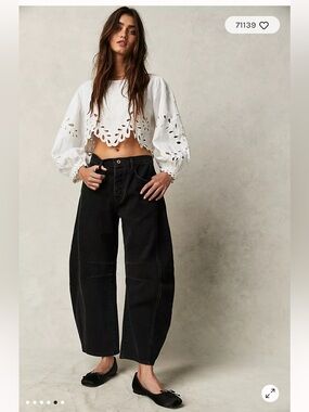 We the Free Good Luck Barrel Jeans  33 short Black Cropped Ankle Jeans